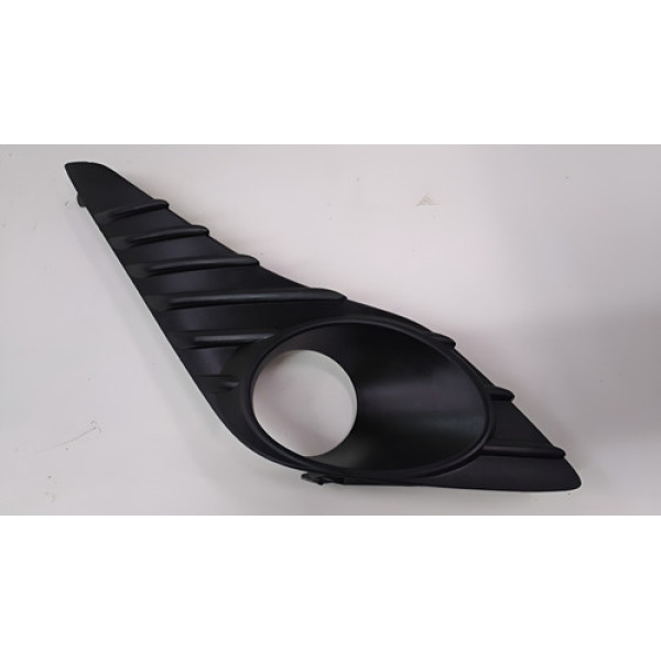 Moldura Farol De Milha Direito Yaris 2018 2019 2021 2022 #g Preto Direito