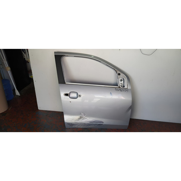 Porta Dianteira Direita Fiat Mobi Original Lj Prata